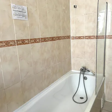 Πανσιόν In Palmira Shared For Surf Lovers Lisboa